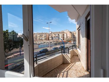 Mixto residencial en venta en Calle Orihuela 76