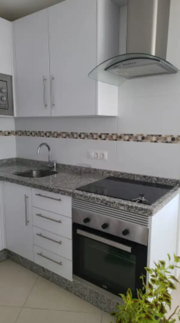Cuina de Estudi de lloguer en Torrox amb Aire condicionat, Calefacció i Moblat