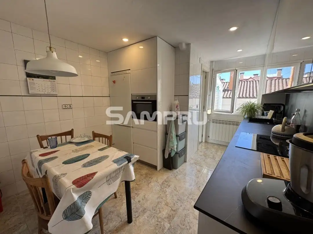 Cocina de Piso en venta en Vitoria - Gasteiz con Calefacción, Trastero y Balcón