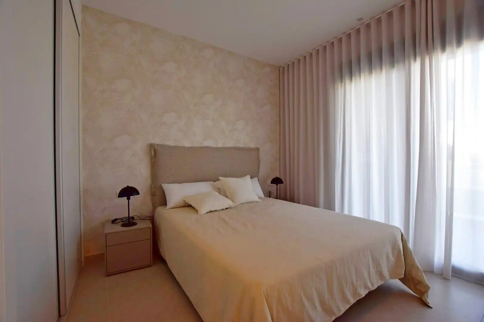 Habitación de Apartamento en venta en Torrevieja con Jardín privado, Terraza y Trastero
