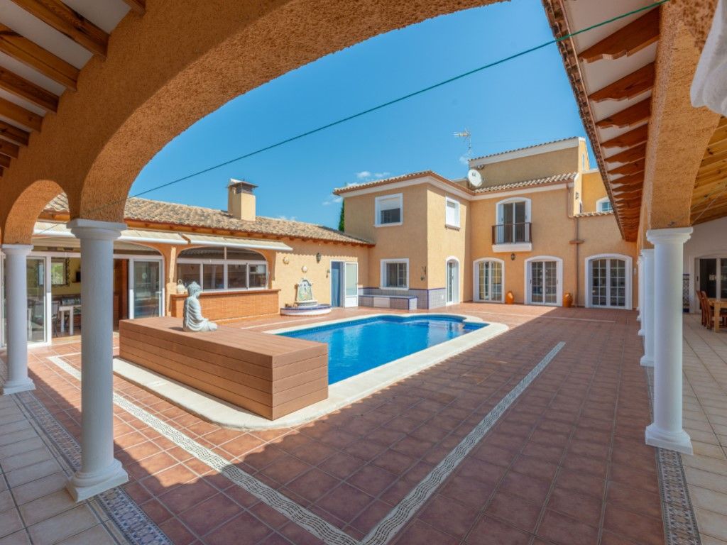 Vista exterior de Casa o chalet en venta en Busot con Aire acondicionado, Jardín privado y Terraza