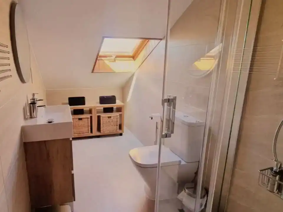 Bathroom of Flat for rent in  Toledo Capital  with Air Conditioner