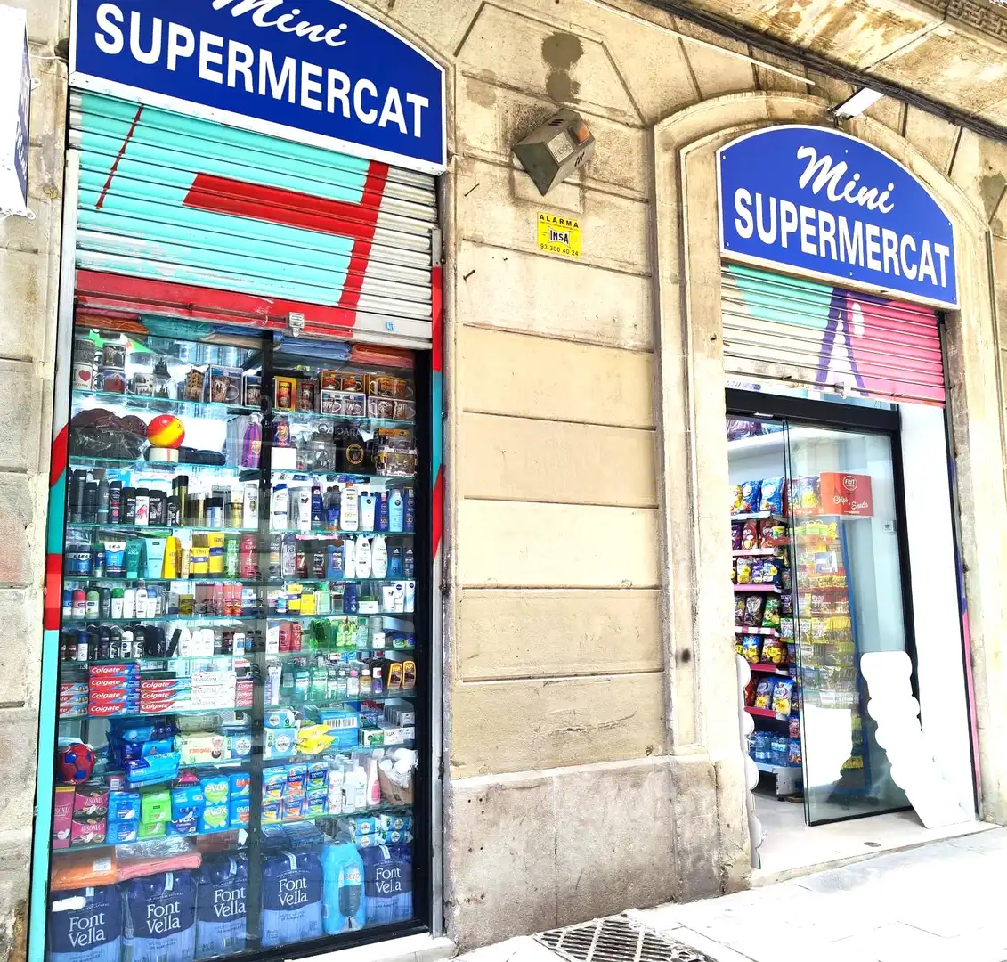 Local comercial en traspaso en Carrer de Sant Pau 28, imagen 2