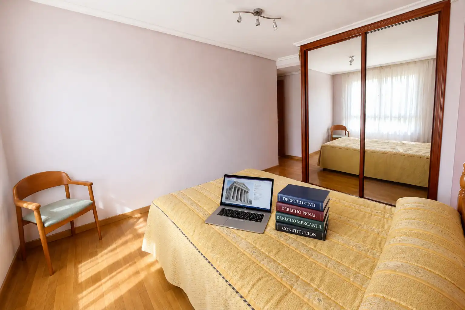 Habitación de Piso de alquiler en Santander con Calefacción, Terraza y Trastero