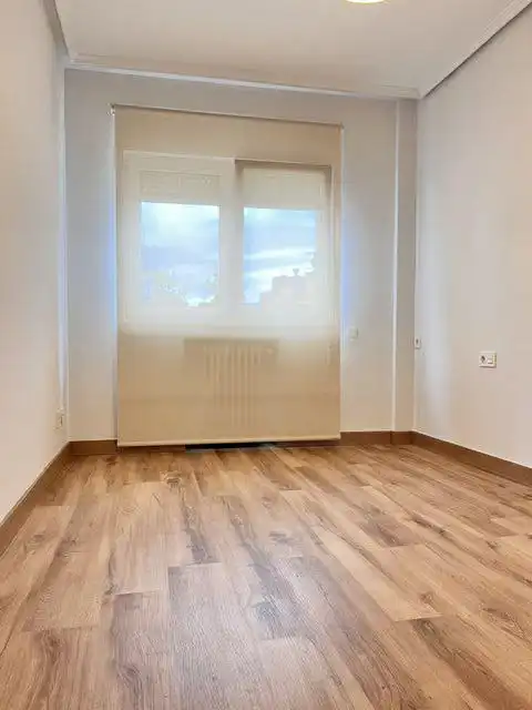 Habitación de Piso de alquiler en Gijón  con Calefacción y Parquet