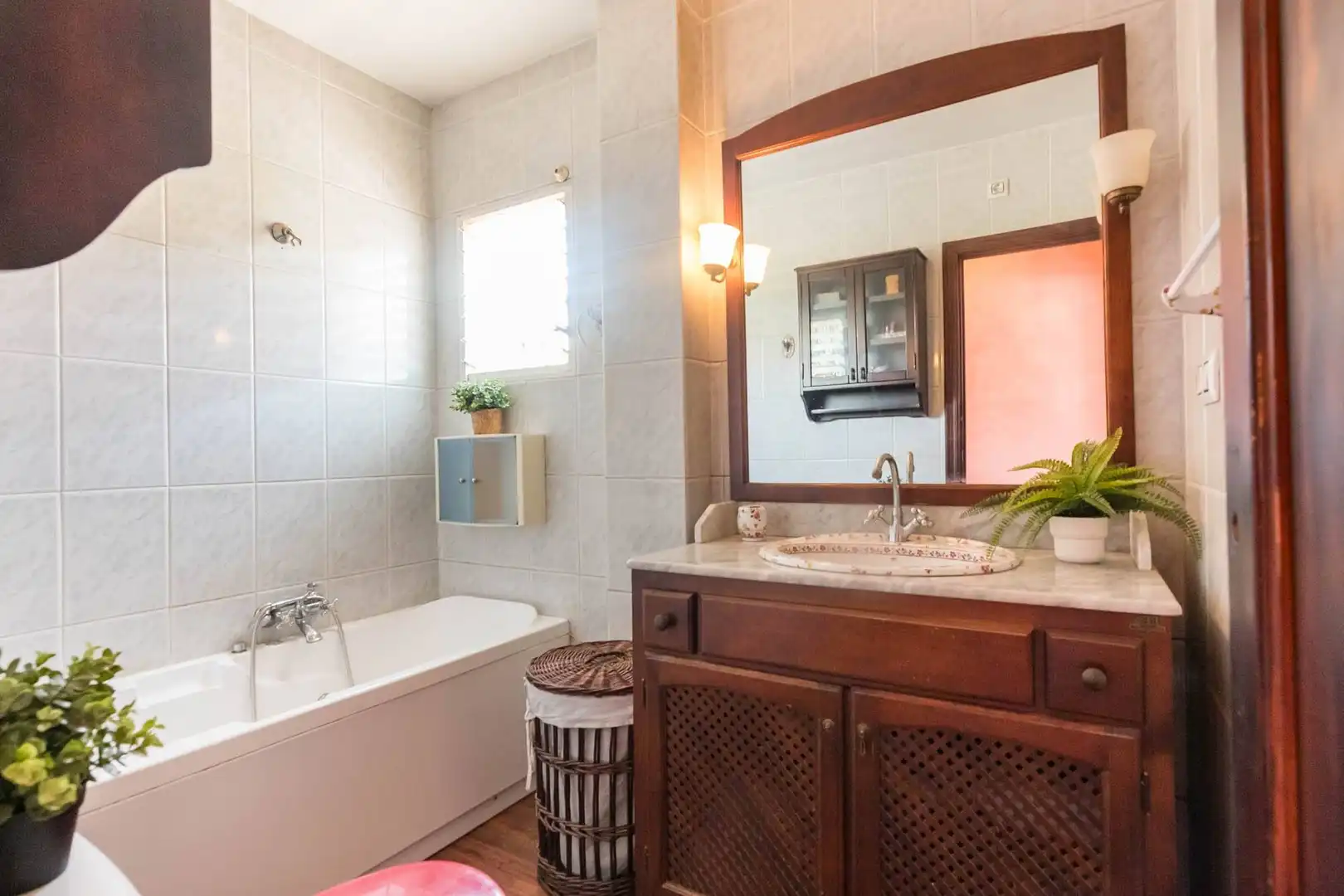 Badezimmer von Einfamilien-Reihenhaus zum Verkauf in Las Torres de Cotillas mit Klimaanlage, Privatgarten und Terrasse