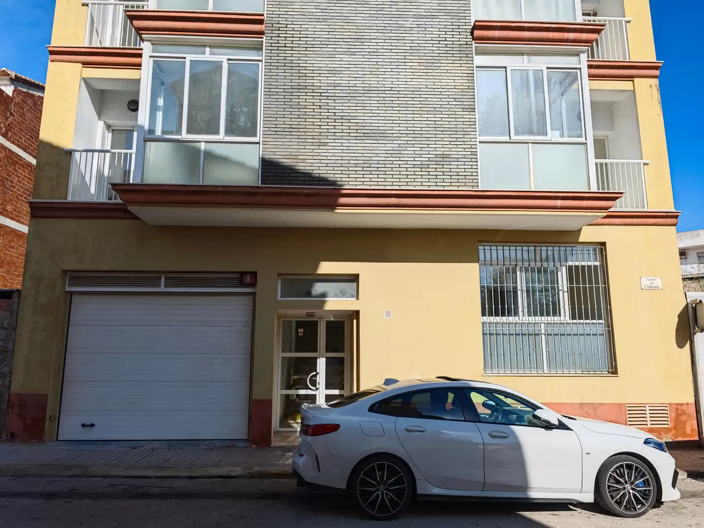 Vista exterior de Edifici en venda en Bellreguard amb Piscina comunitària
