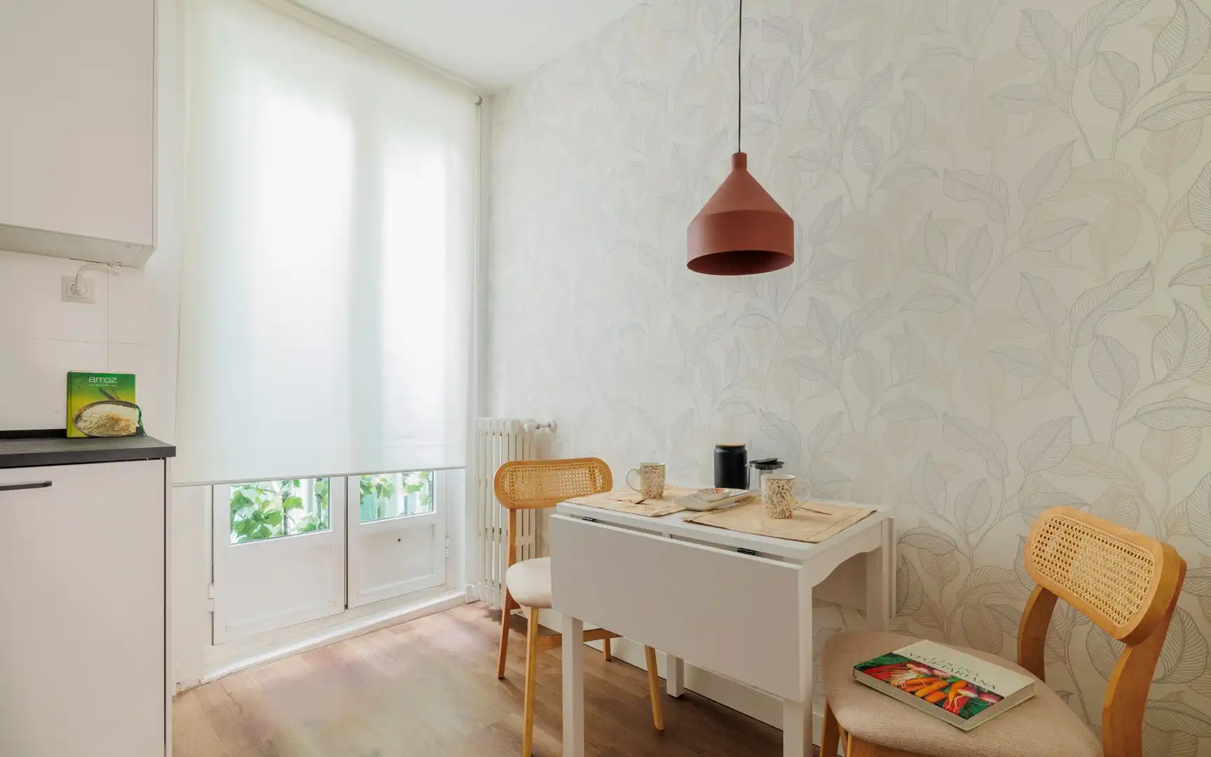 Comedor de Piso de alquiler en Madrid con Aire acondicionado, Calefacción y Amueblado