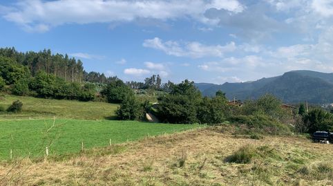 Objetivo Venta vende una parcela edificable de 1200 metros en Bances , Pravia. Esta parcela está a 5 minutos de Pravia, muy bien c
