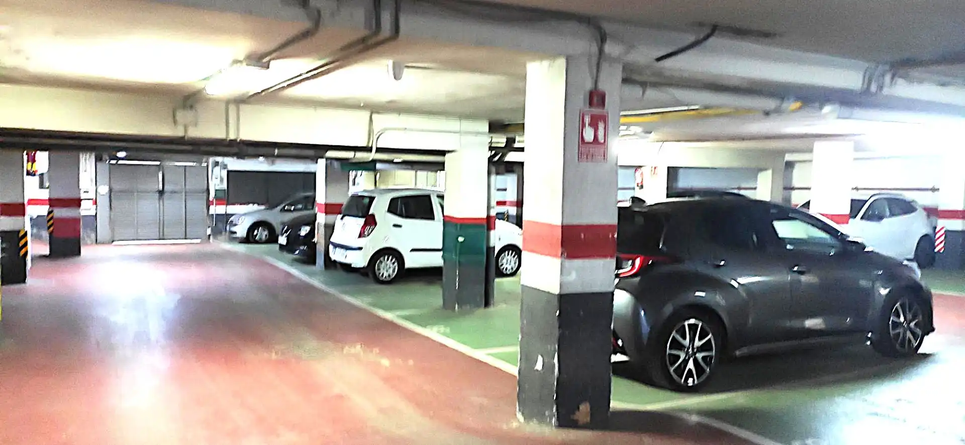 Parkplatz von Garage zum Verkauf in Badalona