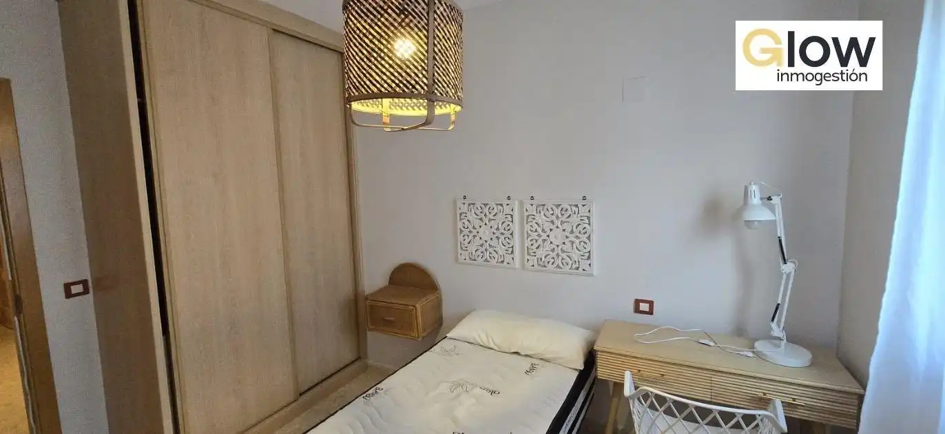 Dormitori de Pis per a compartir en Badajoz amb Aire condicionat, Calefacció i Terrassa