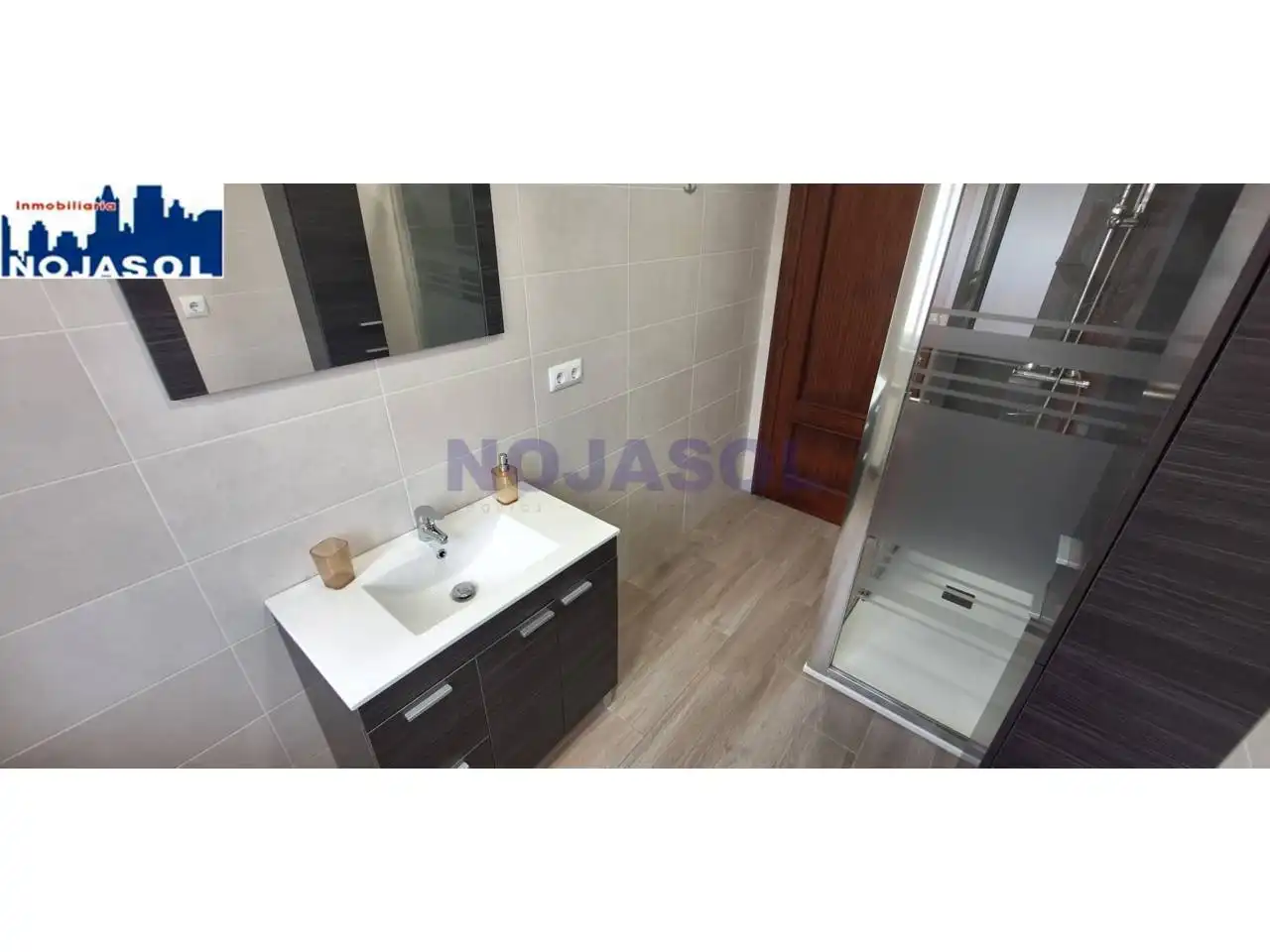 Badezimmer von Einfamilien-Reihenhaus zur Miete in Noja mit Heizung, Privatgarten und Terrasse