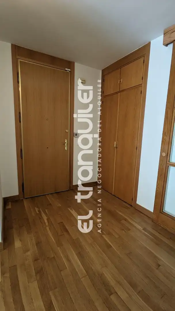 Wohnung zum Verkauf in Madrid mit Klimaanlage, Parkett und Terrasse