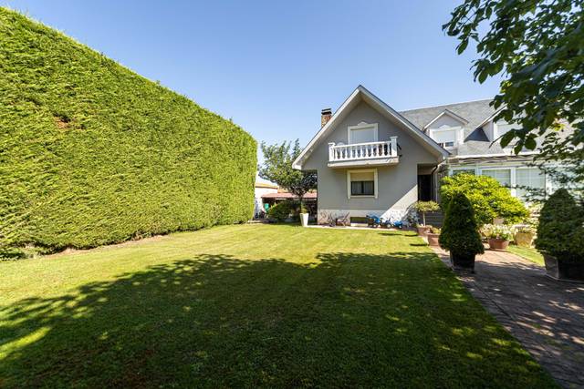 Casa-chalet en Venta en Santovenia de la Valdoncina