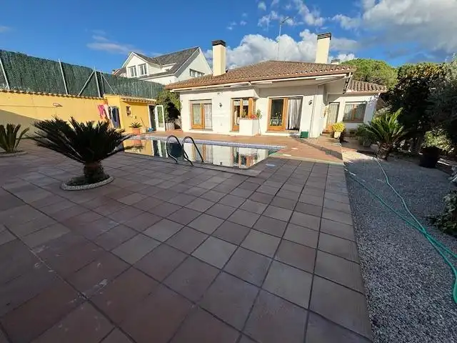 Houses for sale in Canovelles