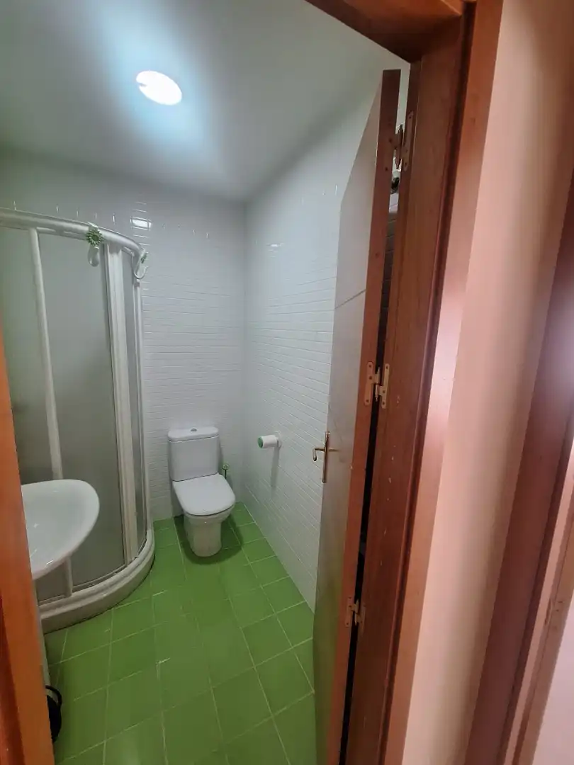 Baño de Casa adosada en venta en Ciudad Real con Aire acondicionado, Calefacción y Jardín privado