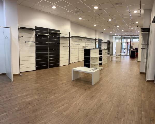 Local comercial en Alquiler en joaquin sorolla en Redován