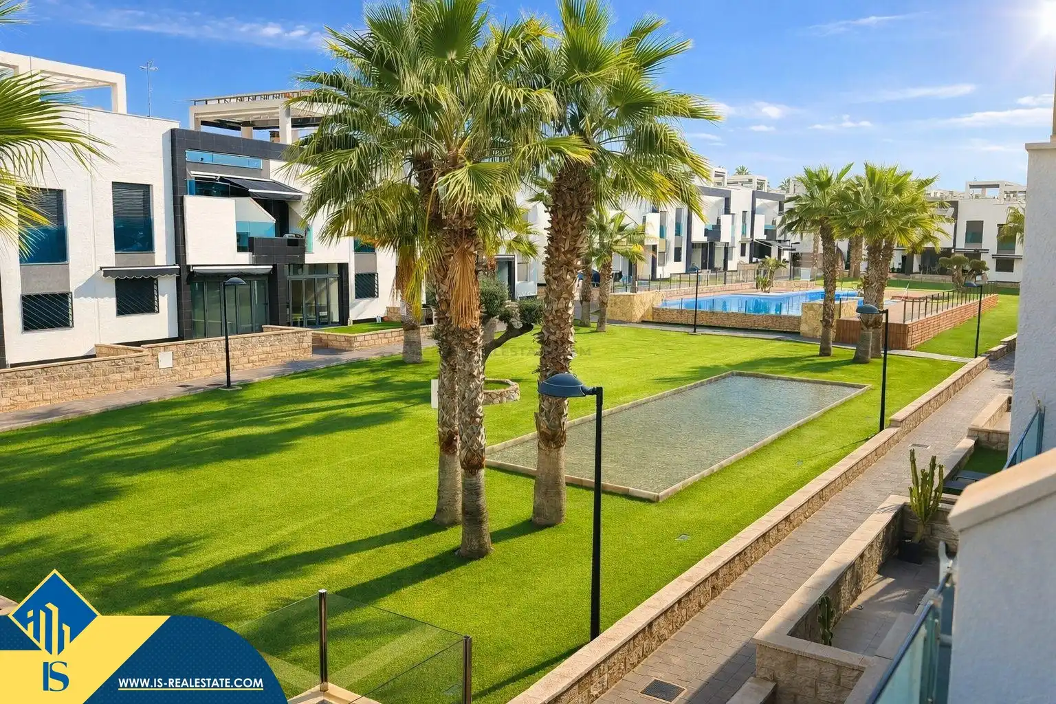 Penthouse with pool for sale in Los Balcones - Los Altos