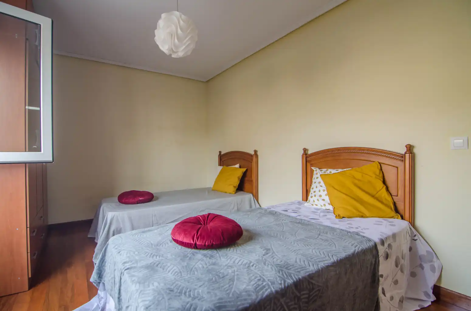 Schlafzimmer von Erdgeschoss zum Verkauf in Ampuero mit Heizung, Parkett und Möbliert