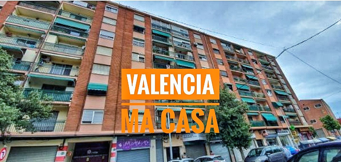 Vista exterior de Pis de lloguer en  Valencia Capital amb Moblat i Balcó