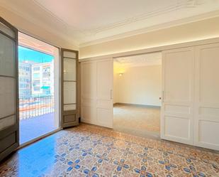 Study to rent in  Barcelona Capital  with Air Conditioner, Heating and Oven