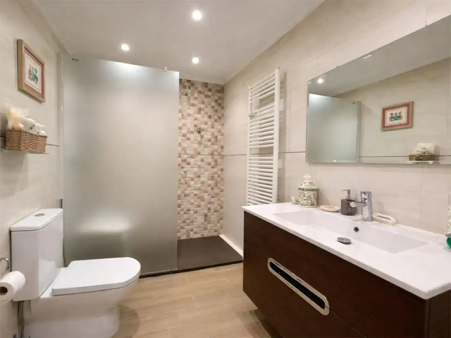 Bathroom of Flat for sale in Santander  with Private garden and Parquet flooring