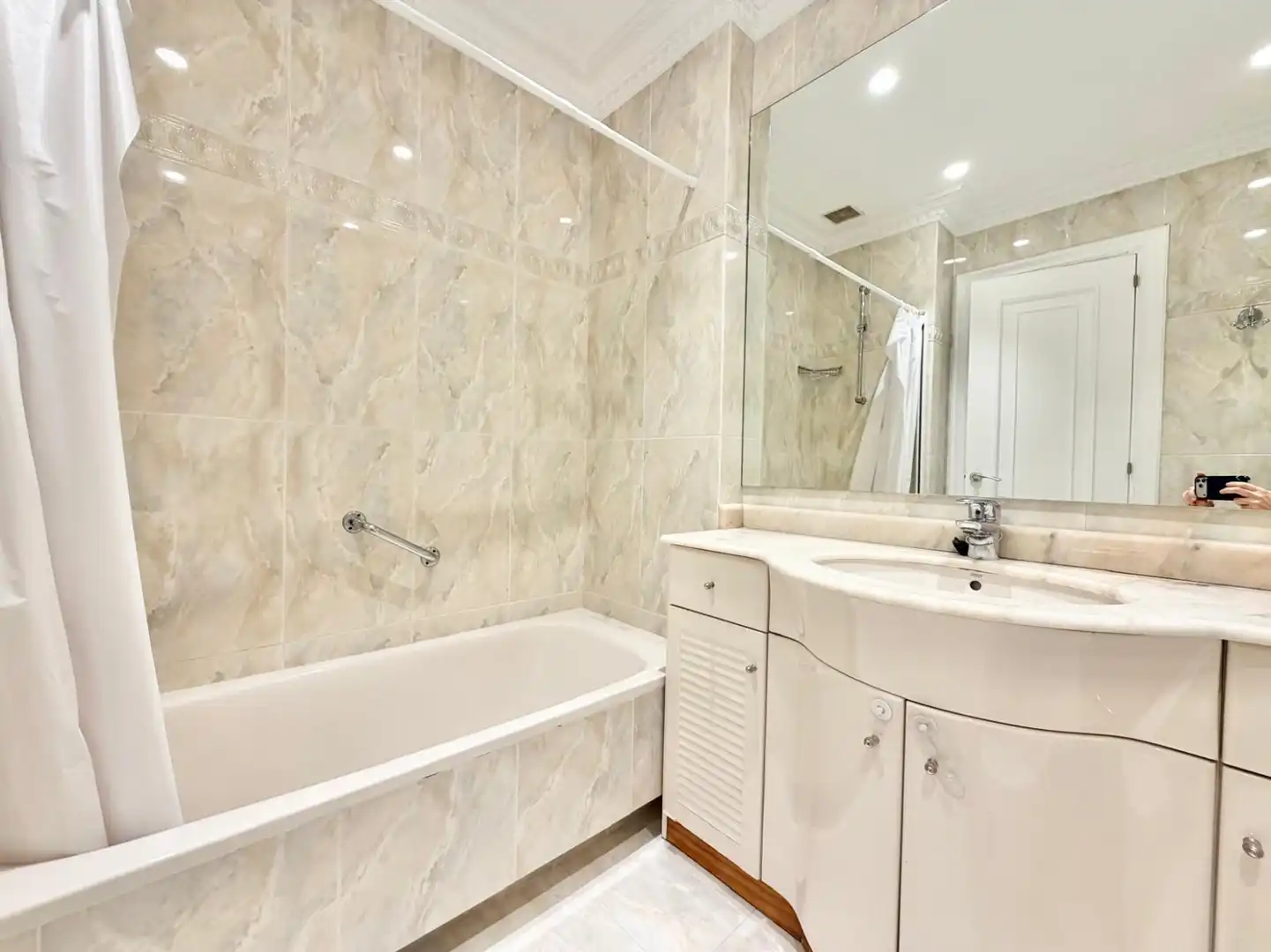 Flat for rent in Logroño - CL GENERAL VARA DEL REY, Gran Via