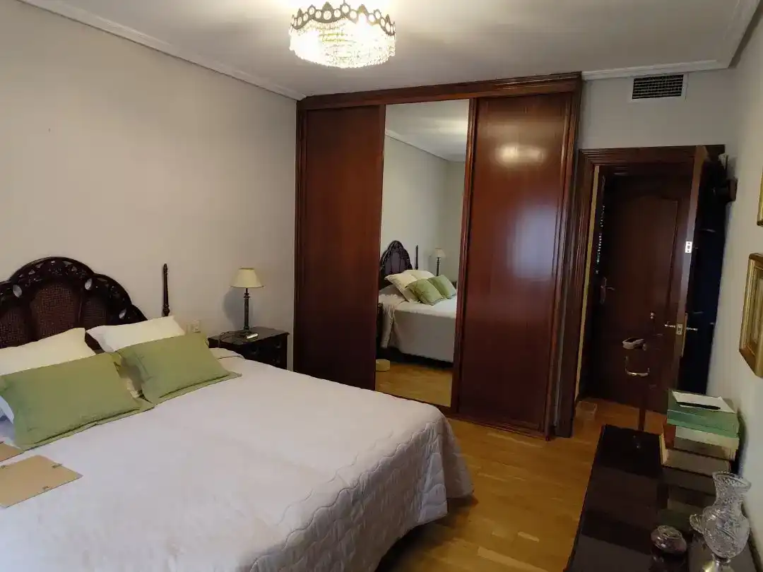 Dormitori de Casa adosada en venda en Cáceres Capital amb Aire condicionat
