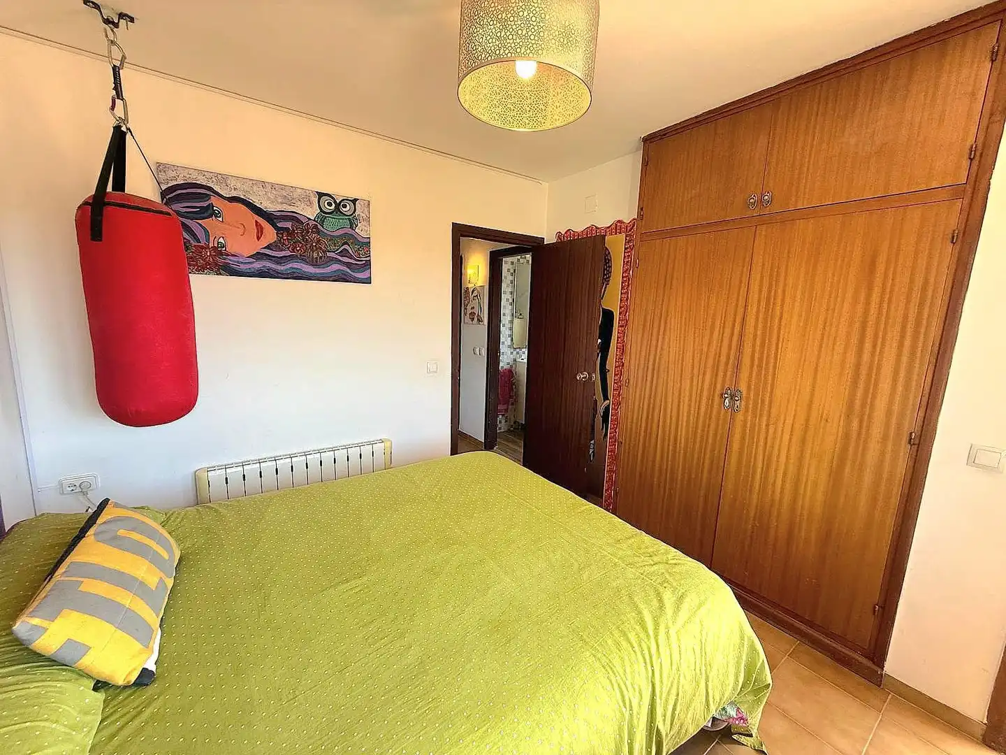 Schlafzimmer von Einfamilien-Reihenhaus zum Verkauf in Calafell mit Privatgarten, Terrasse und Abstellraum