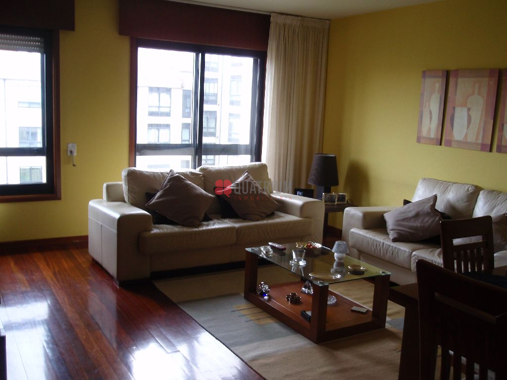 Living room of Duplex for sale in Santiago de Compostela   with Storage room