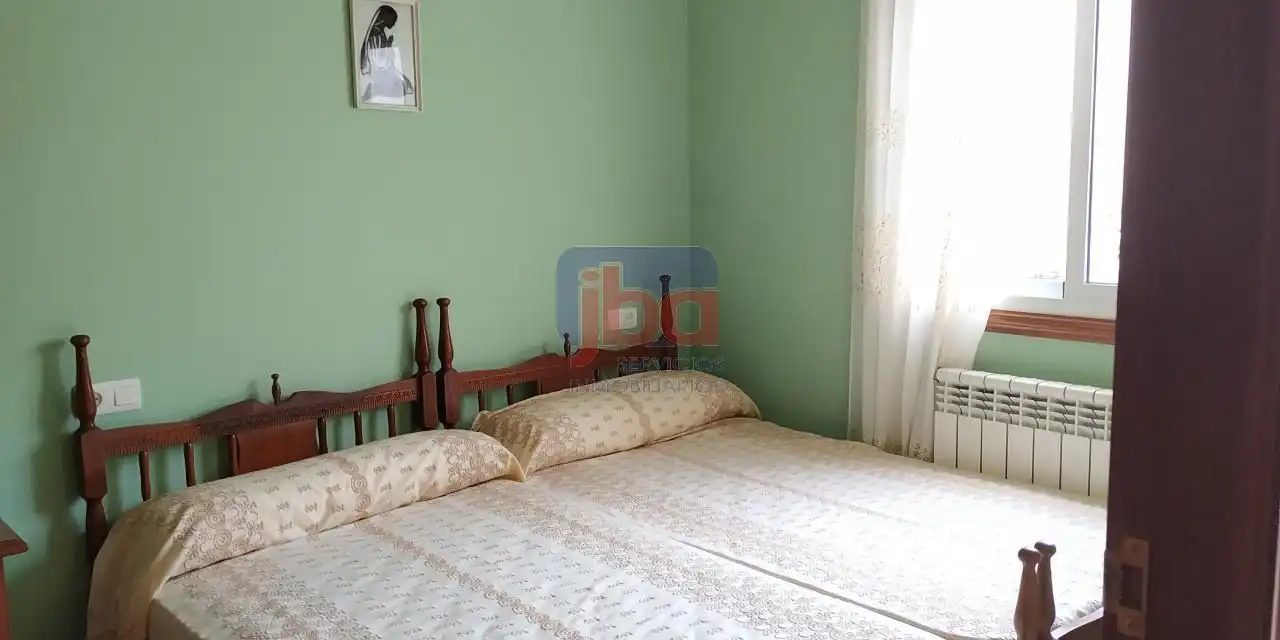 Habitación de Casa o chalet en venta en Castrelo de Miño con Calefacción y Amueblado