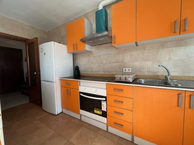 Cocina de Piso de alquiler en Algeciras con Terraza y Balcón