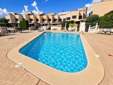 Maison mitoyenne avec piscine à vendre à Sa Torre