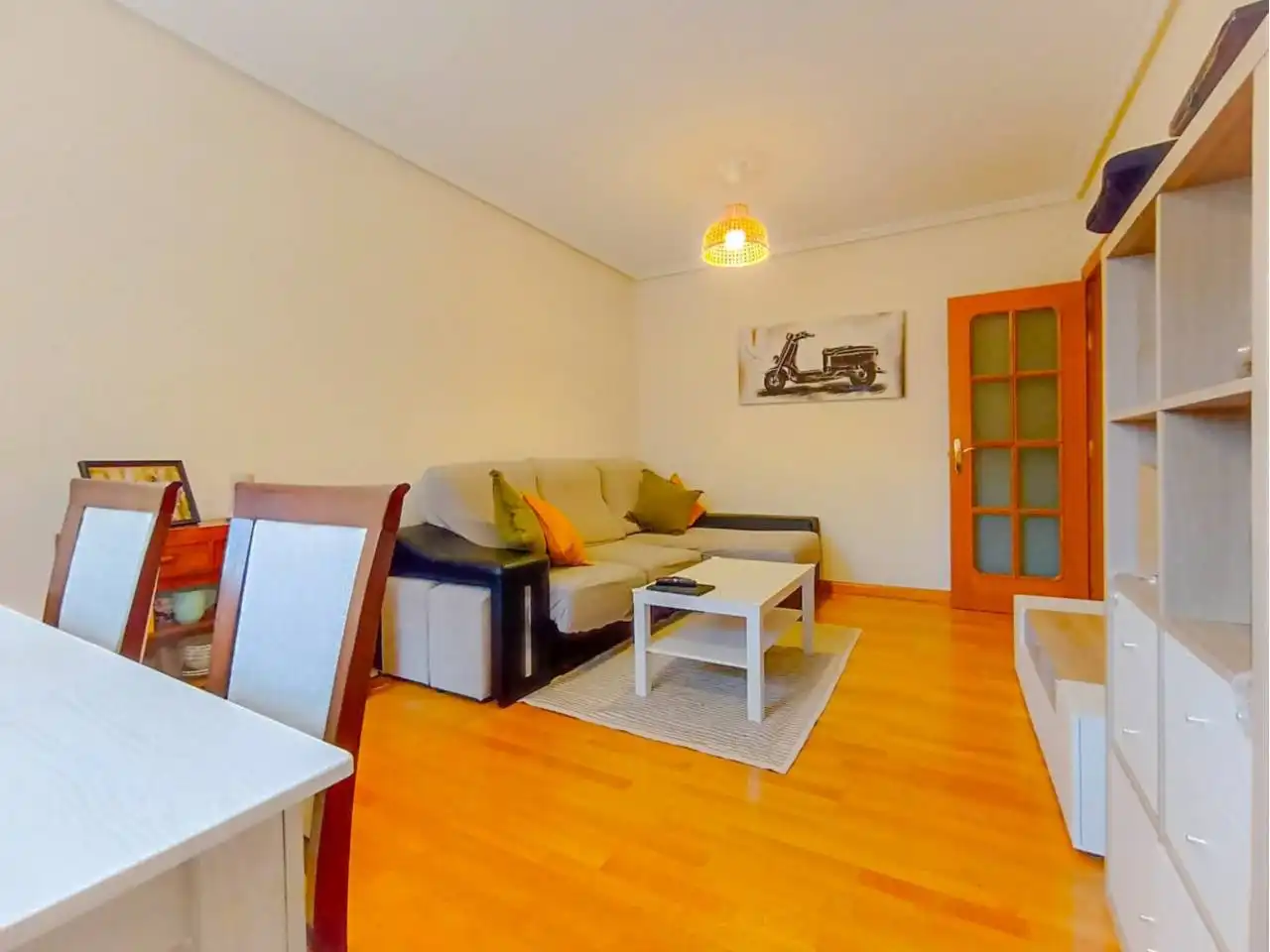 Sala d'estar de Apartament en venda en Burgos amb Calefacció, Parquet i Traster