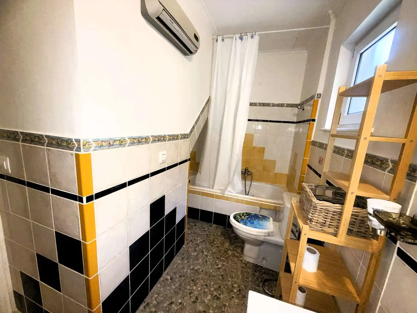 Bany de Casa o xalet en venda en Alhaurín de la Torre amb Aire condicionat, Calefacció i Terrassa