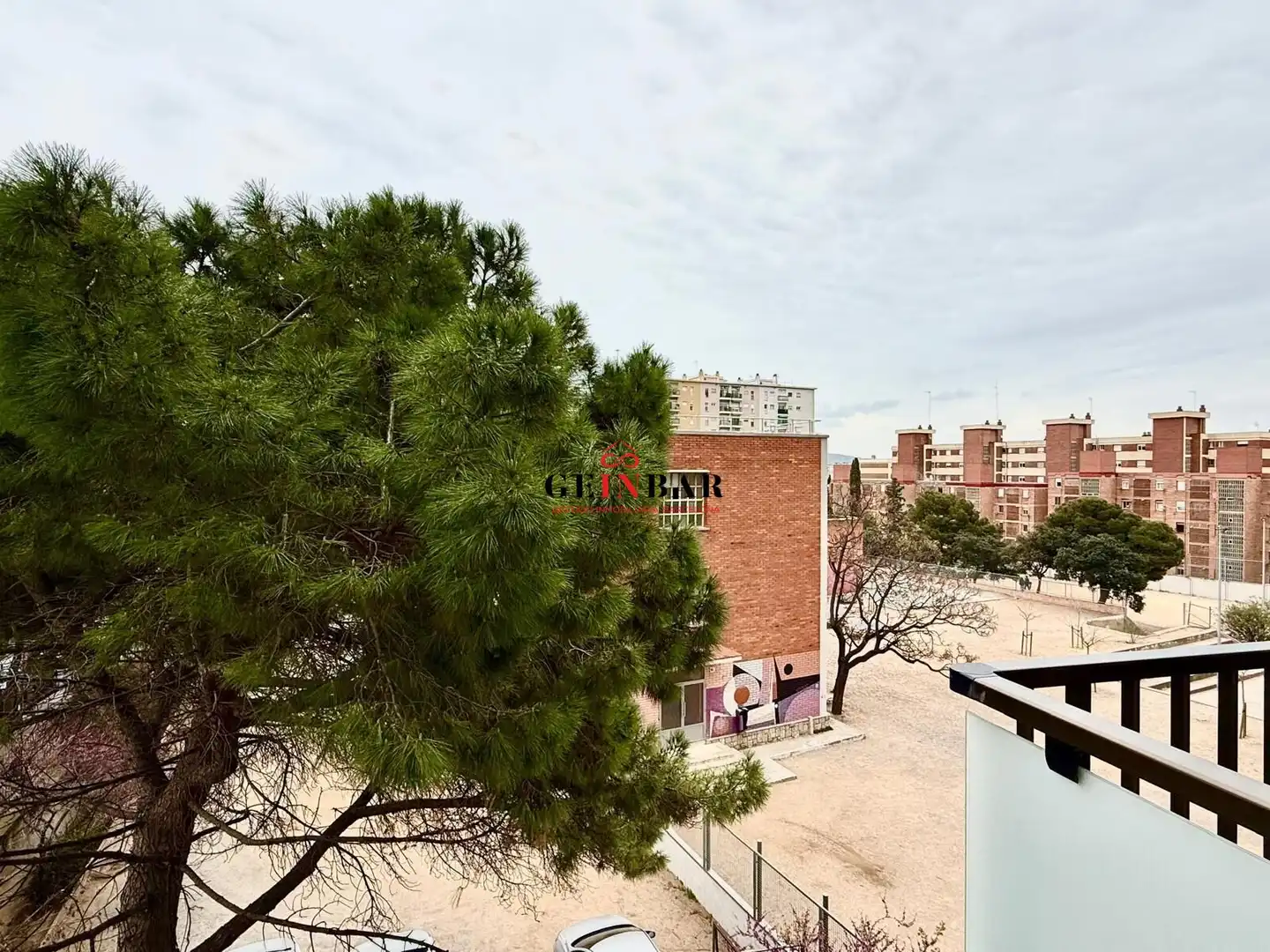 Exterior view of Flat for sale in L'Hospitalet de Llobregat  with Air Conditioner, Terrace and Balcony