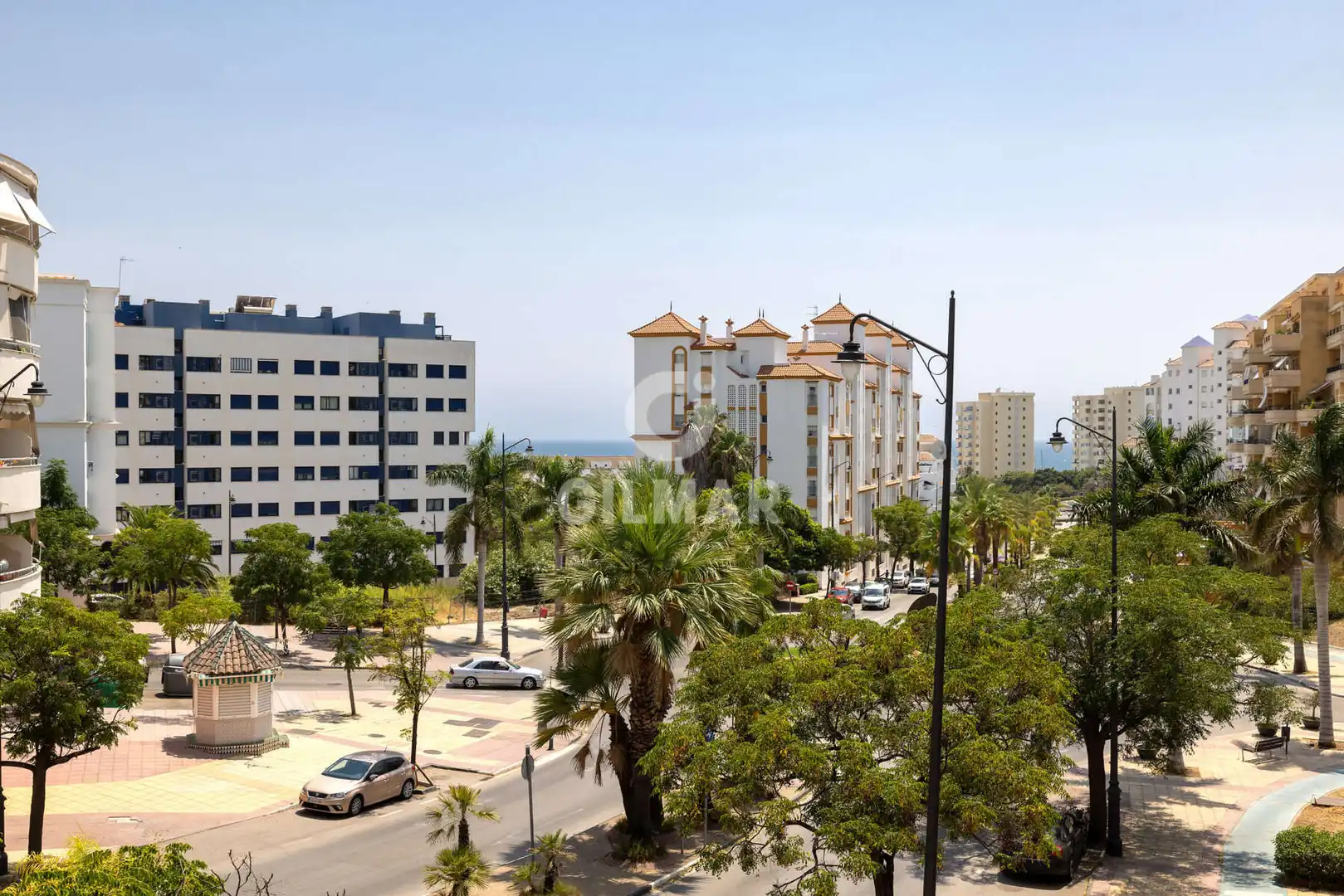 Vista exterior de Apartament en venda en Estepona amb Calefacció, Jardí privat i Piscina