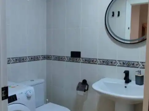 Baño de Piso en venta en Roquetas de Mar con Aire acondicionado, Calefacción y Amueblado