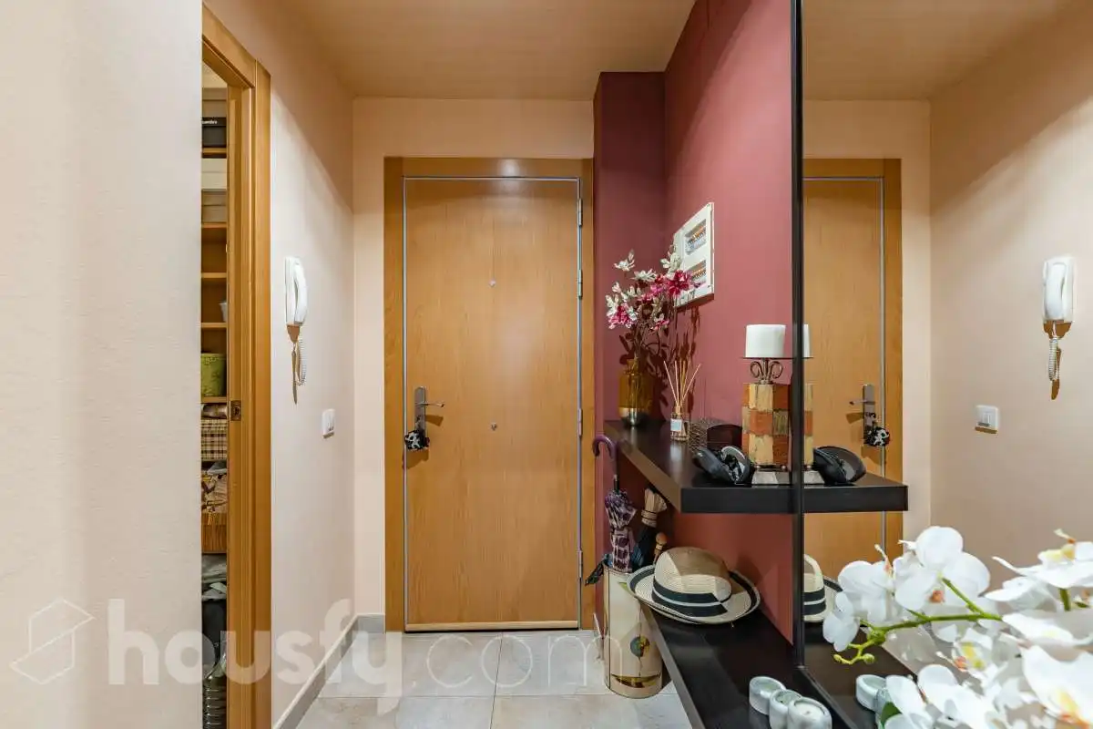 Piso en venta en Sant Boi de Llobregat con Calefacción, Amueblado y Balcón