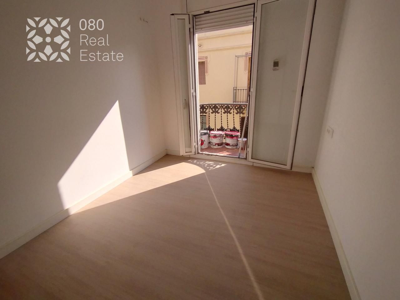 Habitación de Piso en venta en  Barcelona Capital con Balcón