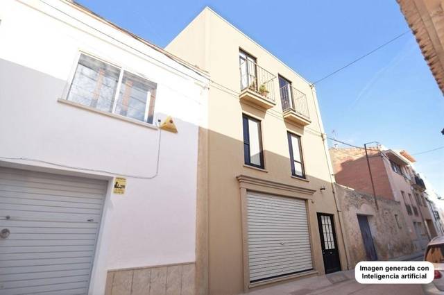 Casa-chalet en Venta en Calle PLAÇA LA en Albinyana