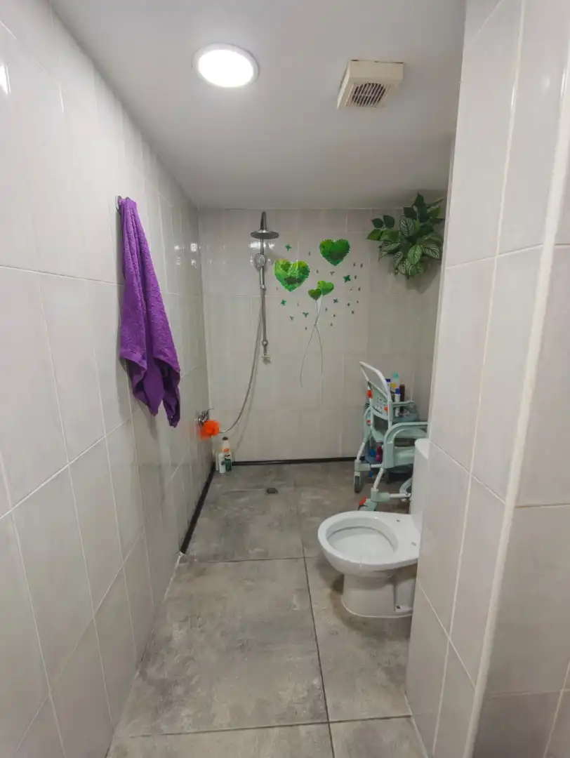 Baño de Piso en venta en Salt con Calefacción, Parquet y Horno