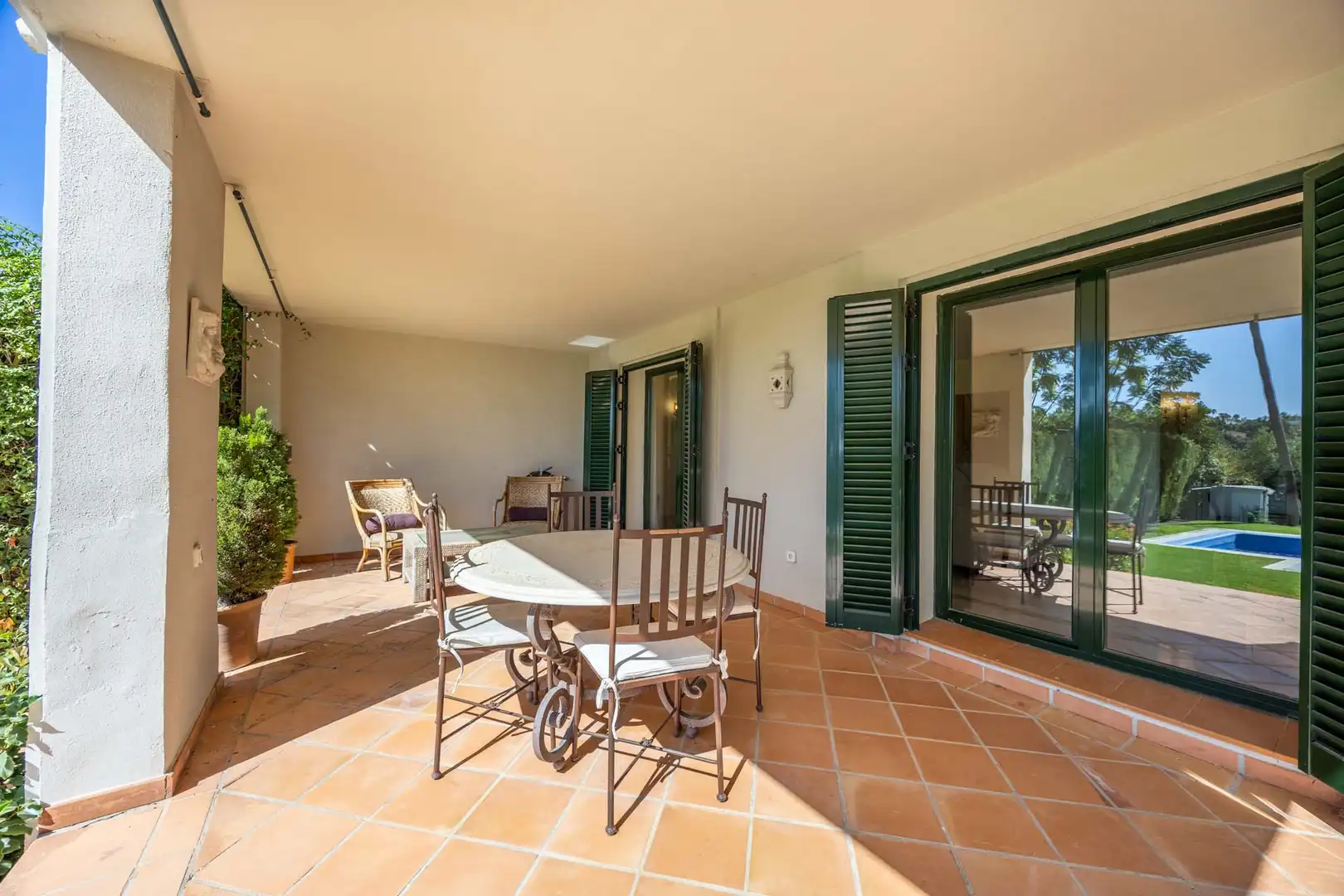 Casa aparellada amb piscina en venda a Sotogrande Alto, imagen 10