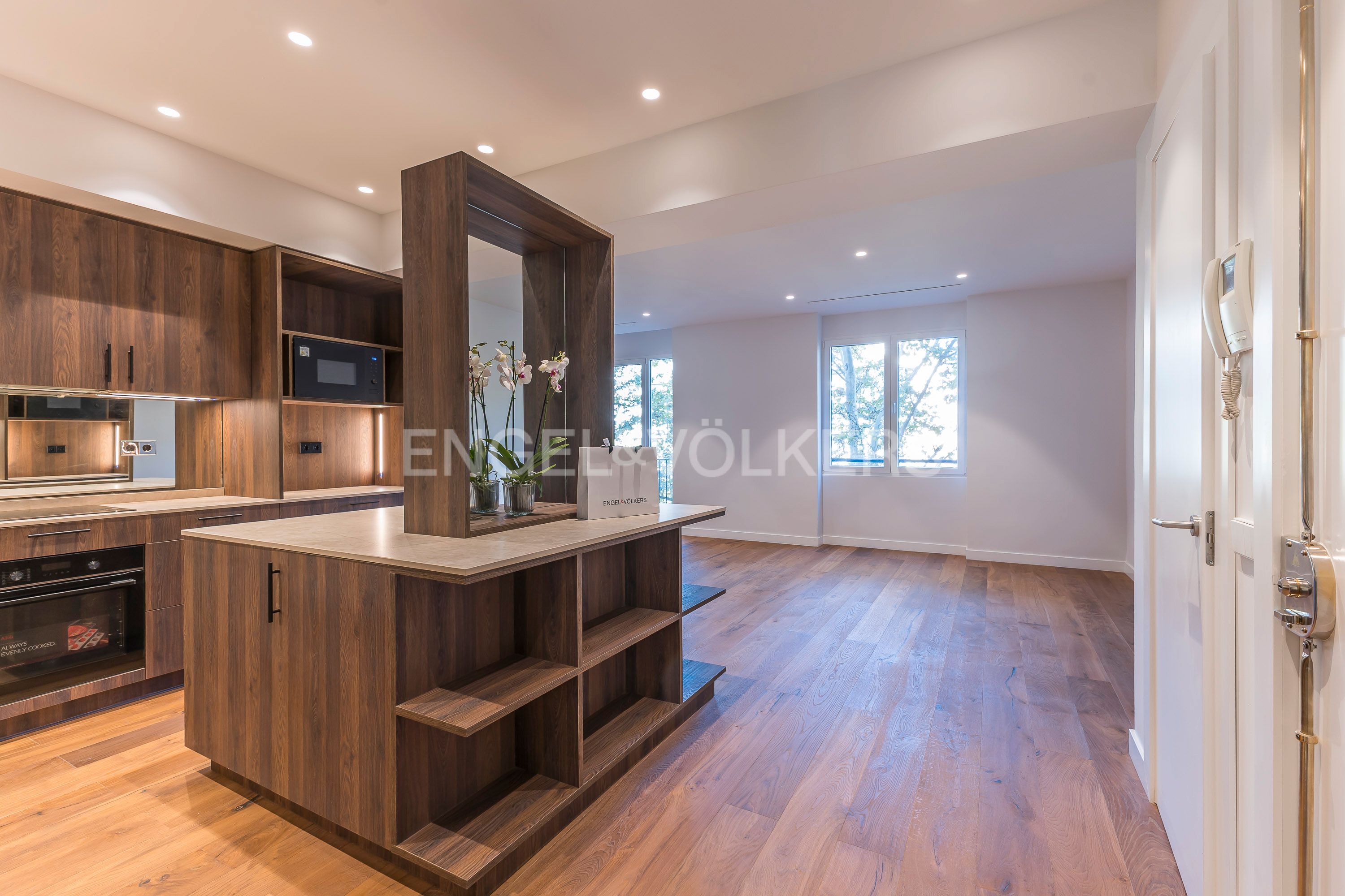 Kitchen of Apartment to rent in  Madrid Capital  with Air Conditioner, Heating and Storage room