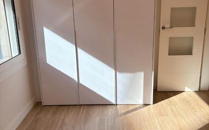 Exterior view of Flat for sale in  Barcelona Capital  with Air Conditioner, Heating and Oven