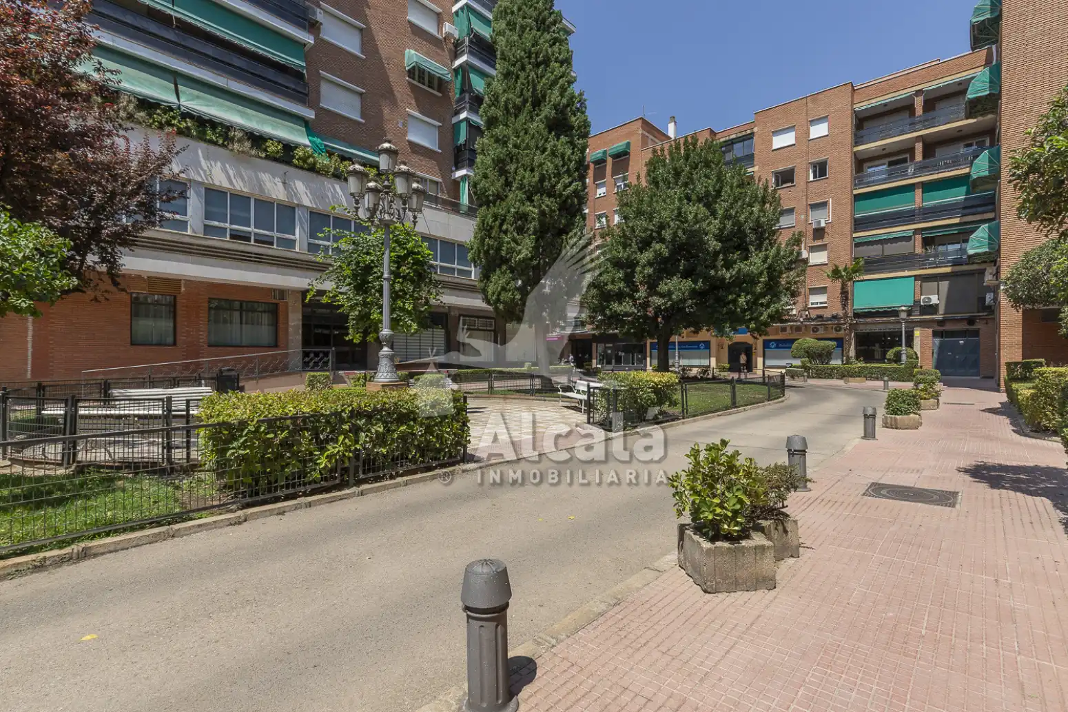 Vista exterior de Piso en venta en Alcalá de Henares con Calefacción, Jardín privado y Parquet