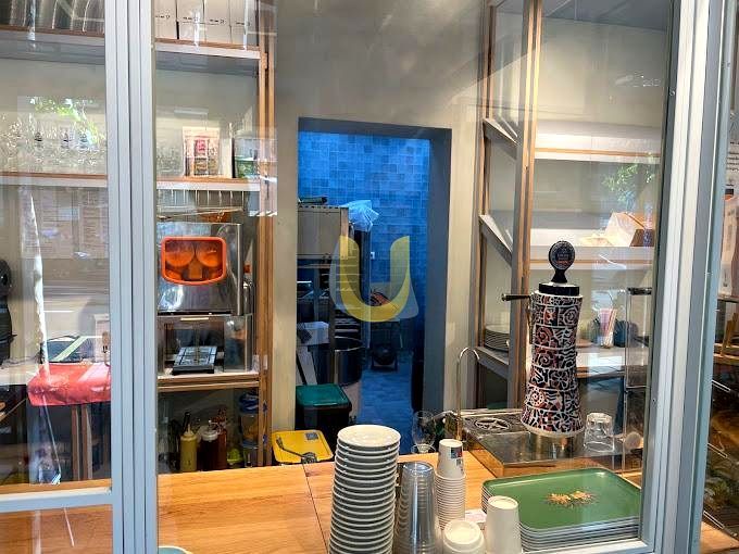 Local en traspaso en Ríos Rosas - Nuevos Ministerios, Chamberí