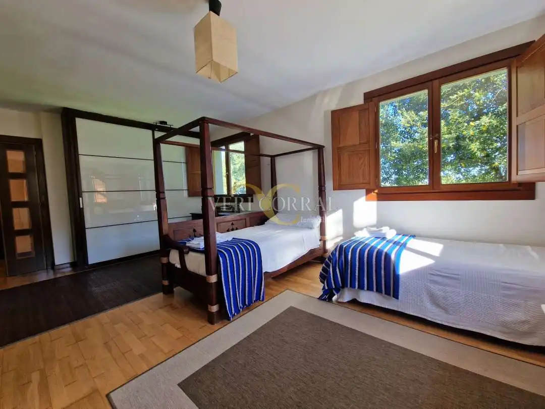 Schlafzimmer von Haus oder Chalet zum Verkauf in Llanes mit Heizung, Privatgarten und Terrasse