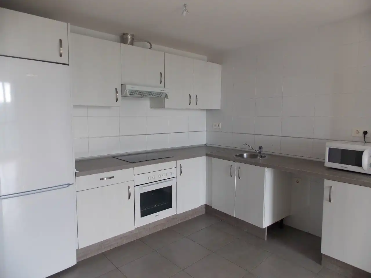 Cocina de Apartamento en venta en  Logroño con Piscina