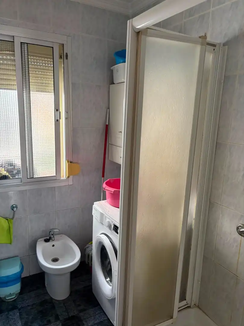 Bathroom of Flat for sale in Granada  with Balcony